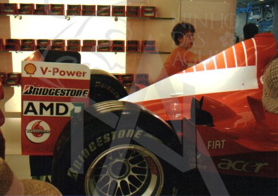 Fotografia - Anno 2000 - Negozio Ferrari - Ferrari Formula 1